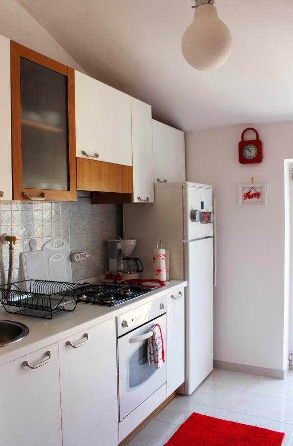 Sunny Corner In City Center With Free Parking Apartment Pula Exterior photo