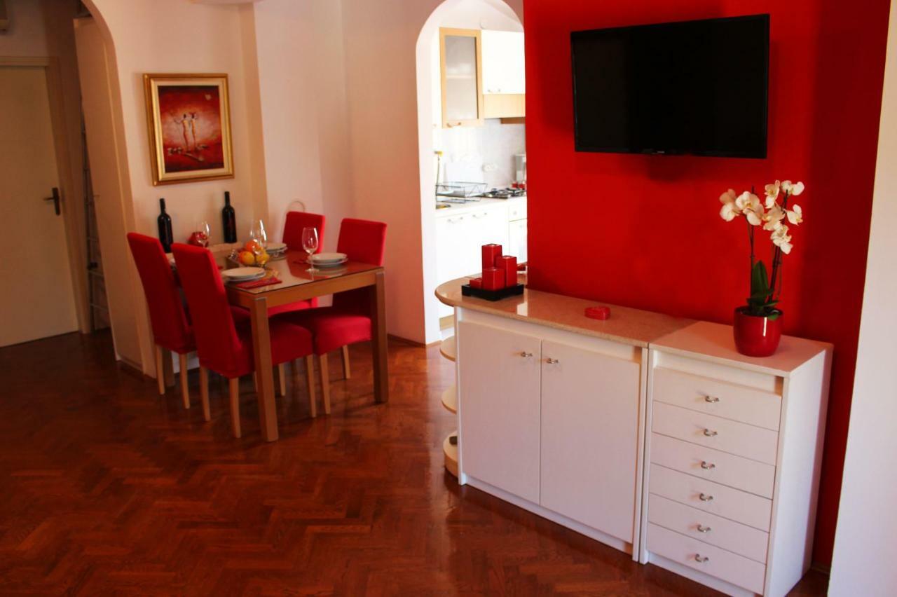 Sunny Corner In City Center With Free Parking Apartment Pula Exterior photo